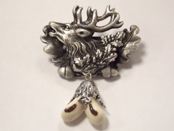 Broche cerf et crocs