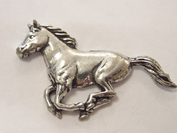 Pins cheval au galop ref 3