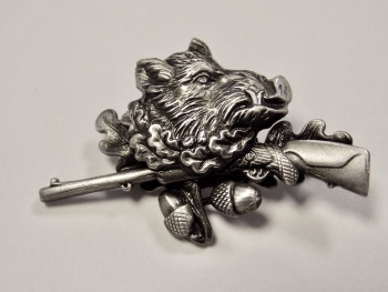 Broche t�te de sanglier au fusil